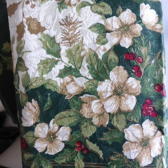 NEW BED BATH & BEYOND JOYOUS HOLIDAY FLORAL TABLECLOTHS NAPKINS TOWEL LOT - Picture 3 of 12